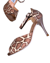 画像をギャラリービューアに読み込む, GIRAFFE PRINT TULIP HEEL SANDALS (キリン柄 チューリップ ヒール ストラップ サンダル)
